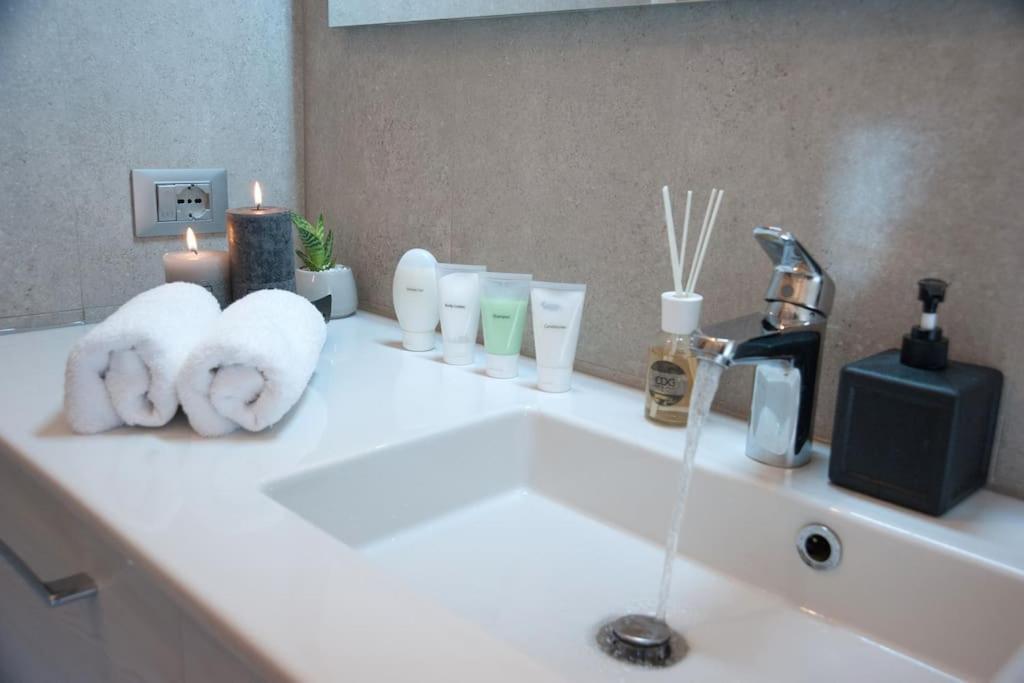 Apartament Casa Gemma - Big Family House With Free Parking San Giovanni Lupatoto Zewnętrze zdjęcie
