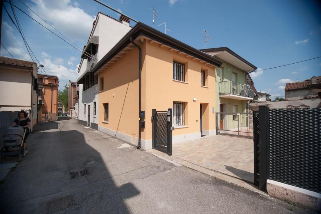 Apartament Casa Gemma - Big Family House With Free Parking San Giovanni Lupatoto Zewnętrze zdjęcie